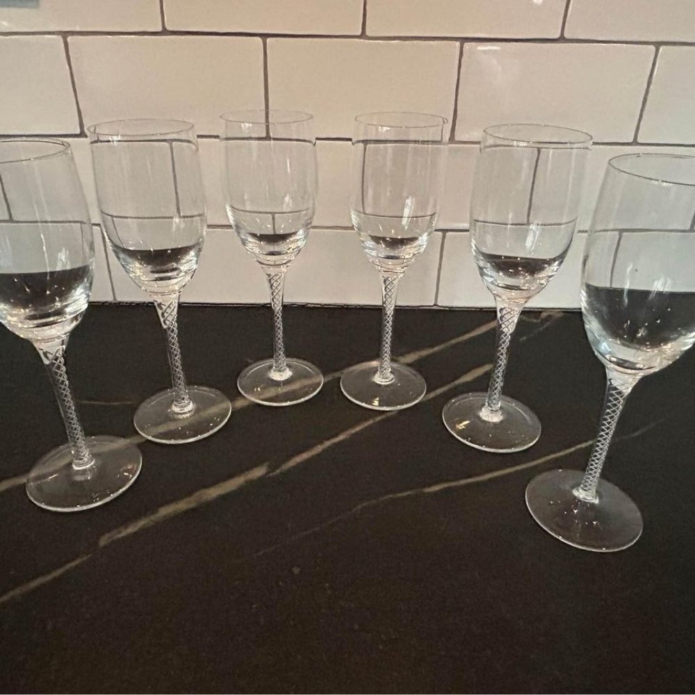 Murano Italian Handblown Stemware. Set of 6 wineglasses.